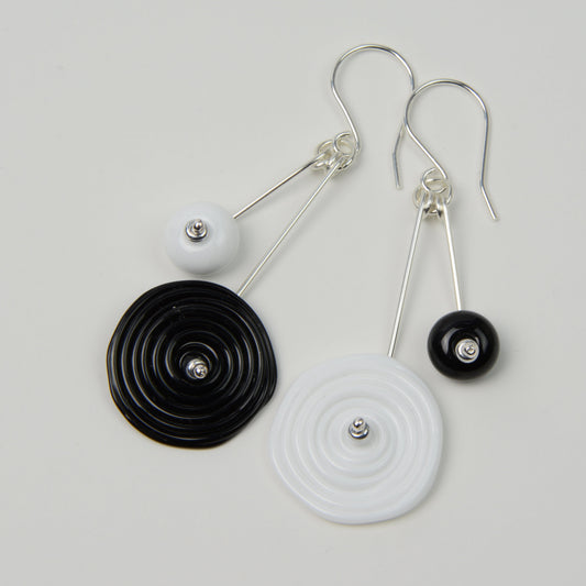 Spiral drop earrings in black & white