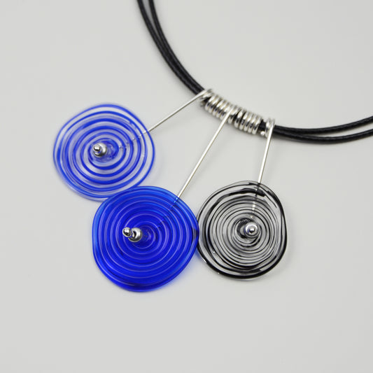 Spiral drop necklace in blue & black, 3 bead